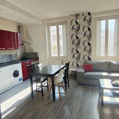 Appartement 5 pièces 940 €