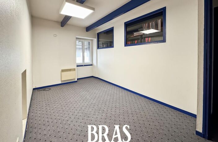 REZE - MUR COMMERCIAUX 2 LOTS AVEC LOCATAIRES — photo 3