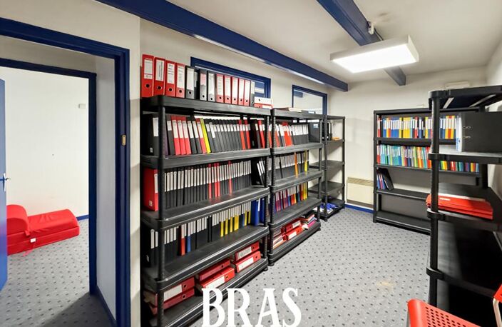 REZE - MUR COMMERCIAUX 2 LOTS AVEC LOCATAIRES — photo 4