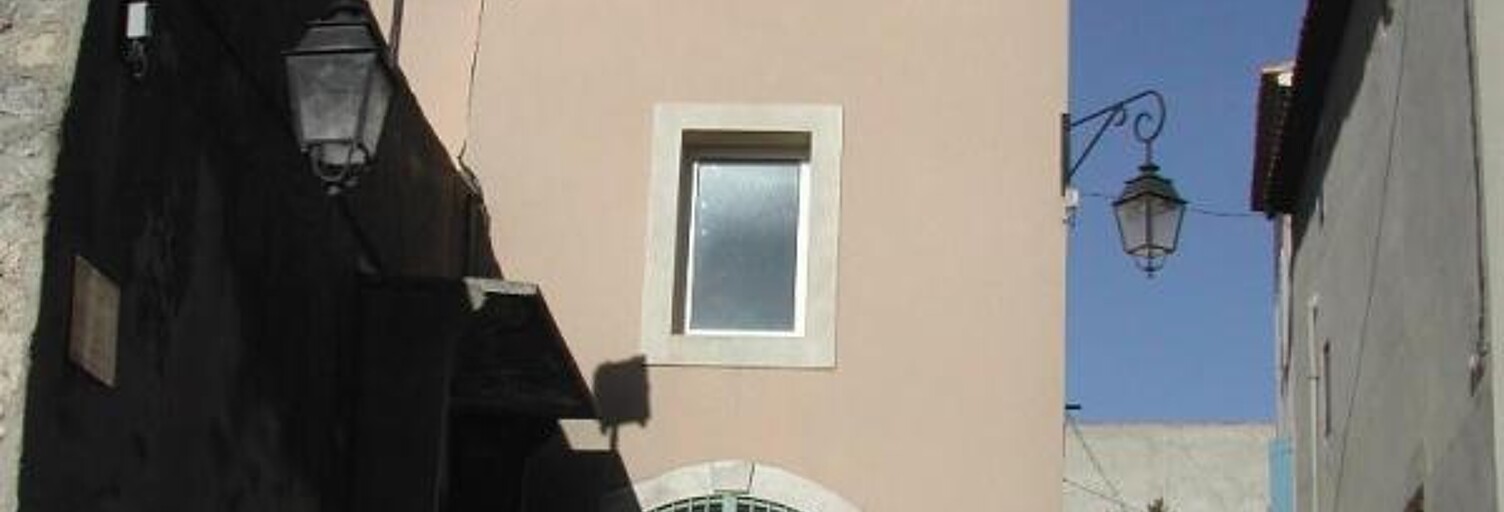 Appartement 1 Pièce 26 m² à louer à Saint-Mitre-les-Remparts (13920)