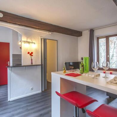 Appartement 1 pièces 590 €