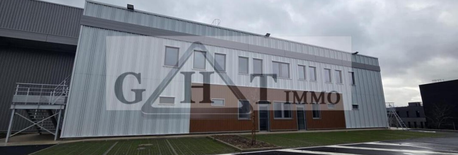 Local industriel  1540 m² à louer à Frépillon (95740)