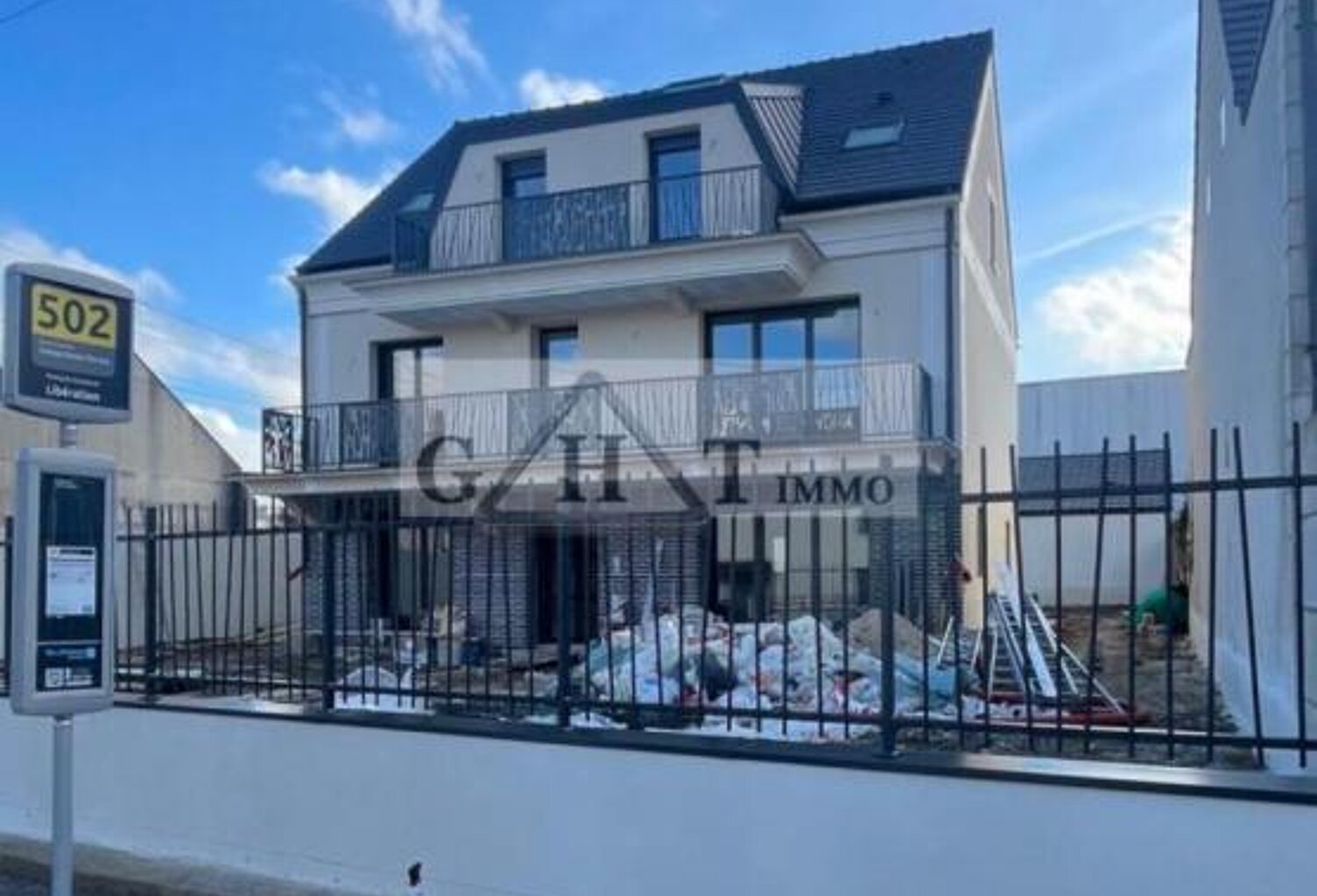 IMMEUBLE A VENDRE PONTAULT-COMBAULT — photo 1