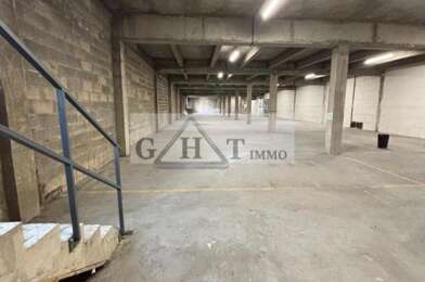 Local industriel  6840 €