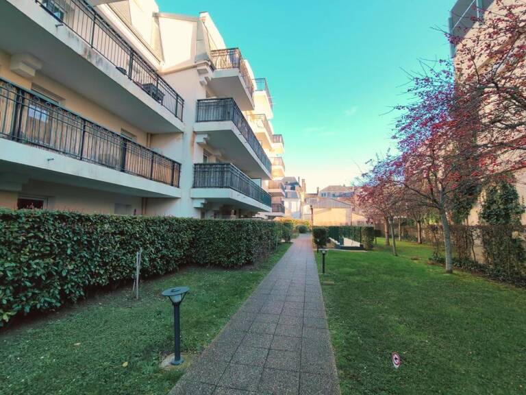 Appartement À Vendre 4 pièces SAINT OUEN L'AUMÔNE — photo 1