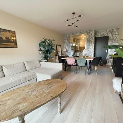 Appartement 3 pièces 243800 €