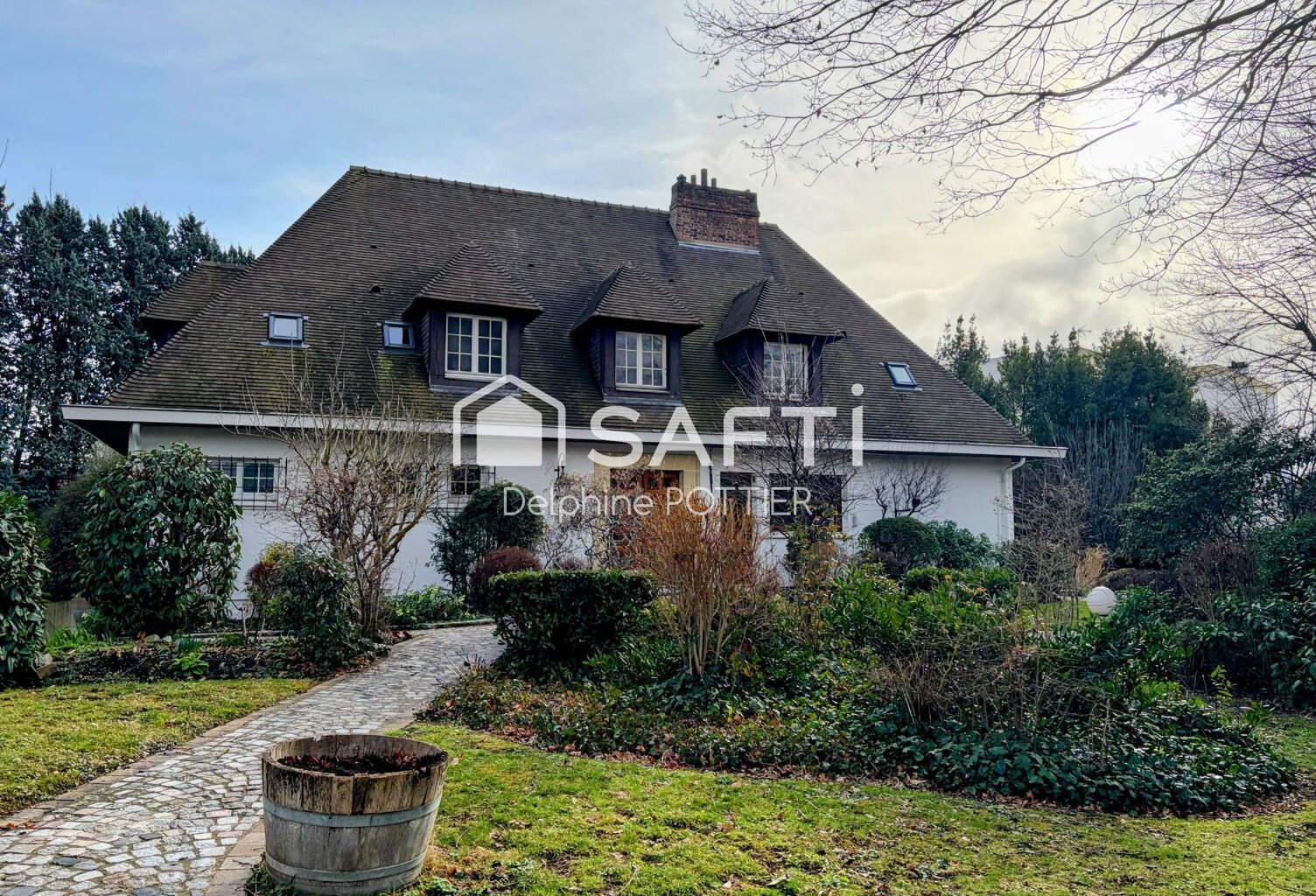 Maison de maître de 232m2 + sous sol total + maison indépendante de 44m2 — photo 1