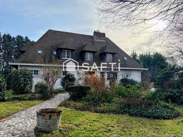 Maison de maître de 232m2 + sous sol total + maison indépendante de 44m2 — photo du bien