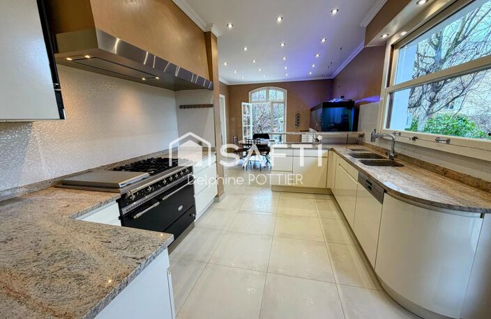 Maison de maître de 232m2 + sous sol total + maison indépendante de 44m2 — photo 3