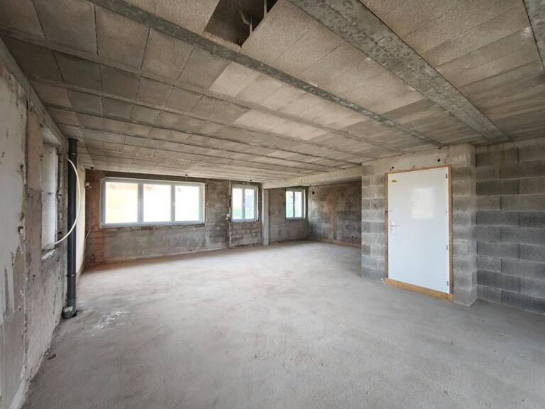 Local professionnel – 72,81 m² – Bâtiment entièrement rénové — photo 1