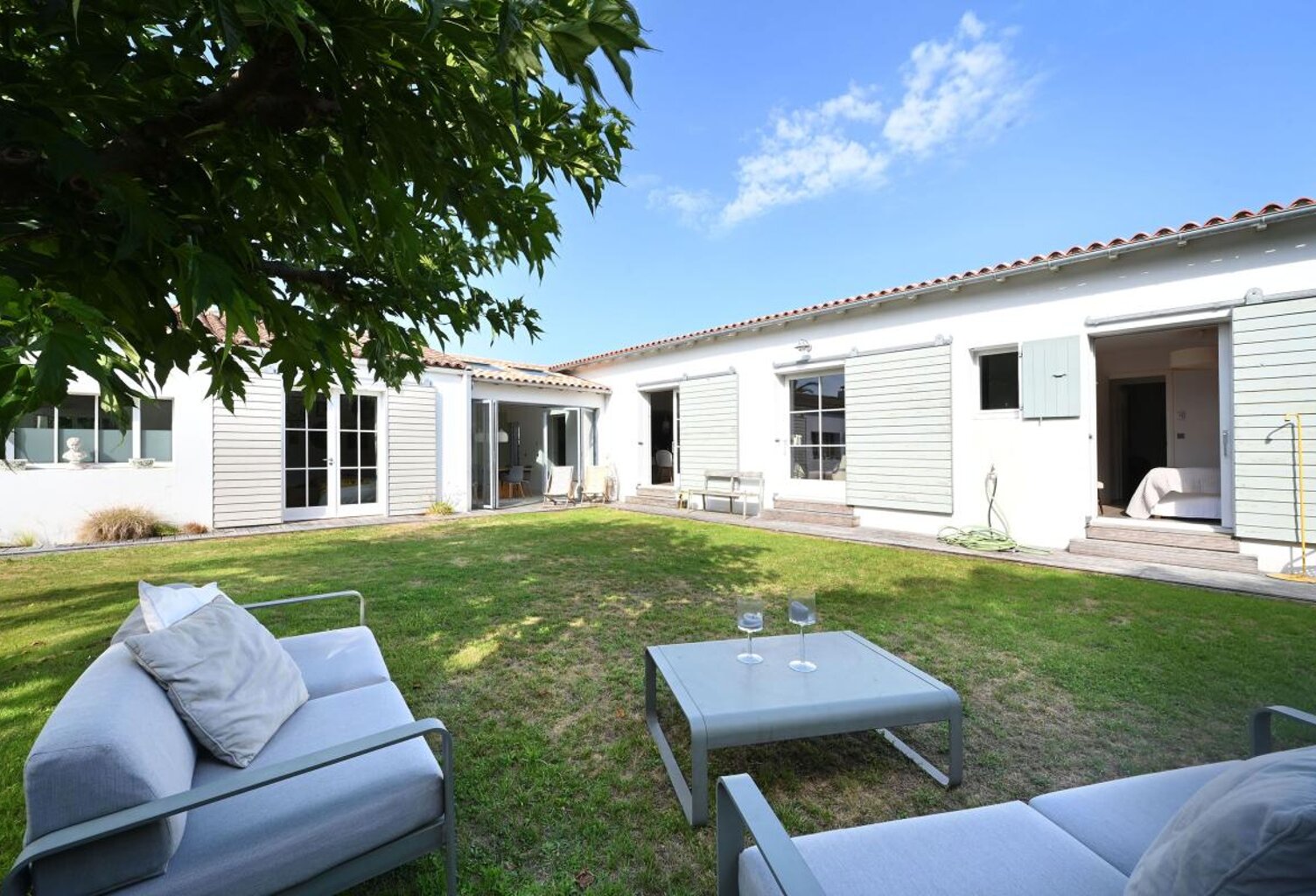 Agréable maison idéalement située aux PORTES EN RE  À Vendre — photo 1