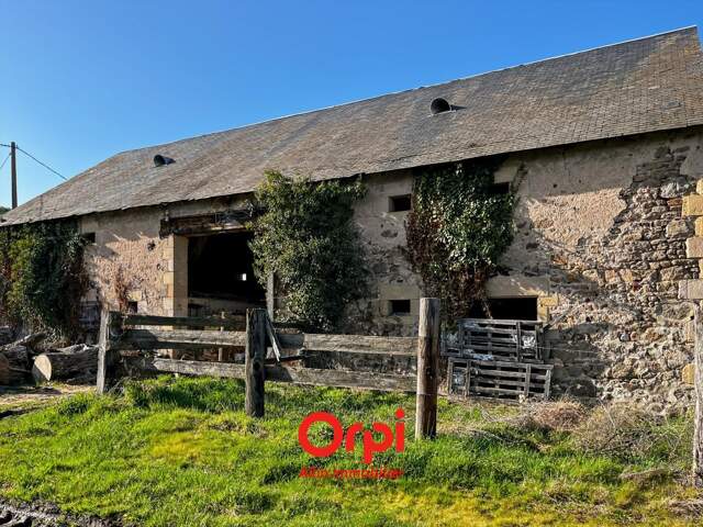 Proche Montmarault Bezenet - Superbe Grange - Terrain - — photo du bien