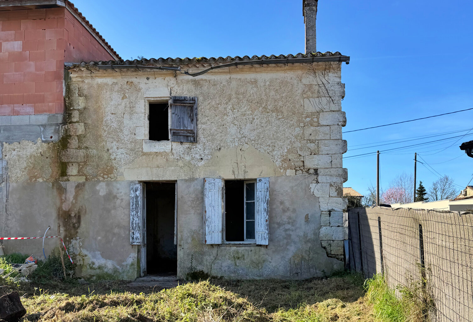 Maison en pierre du XVIIIe siècle à rénover avec terrain et — photo 1