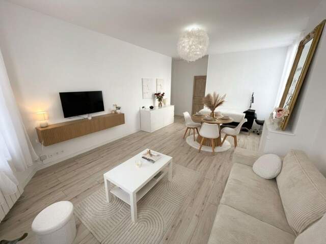 Appartement À Vendre — photo du bien