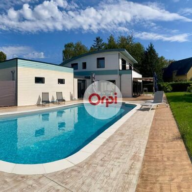 Maison 5 pièces 499200 €