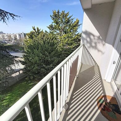 Appartement 3 pièces 770 €