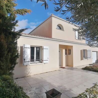 Maison 5 pièces 457600 €