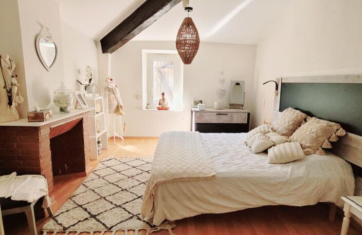 FABREZAN  -  Maison T5 rénovée avec plafond seigneurial du XIIIe siècle — photo 5