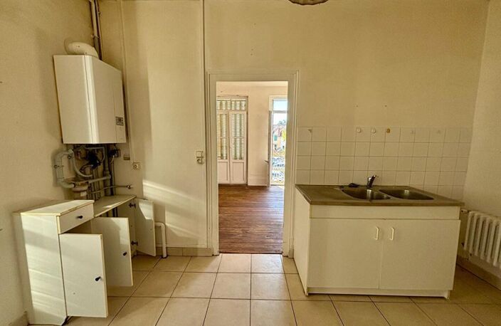 Immeuble La Charite Sur Loire 7 pièce(s) 134 m2 - a raffraichir — photo 3