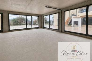 Immeuble  346125 €