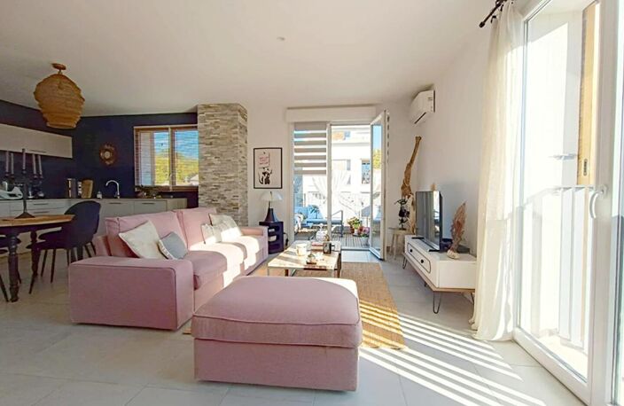 Appartement Istres 3 pièce(s) 75 m2 , Balcon et Deux places parking — photo 3