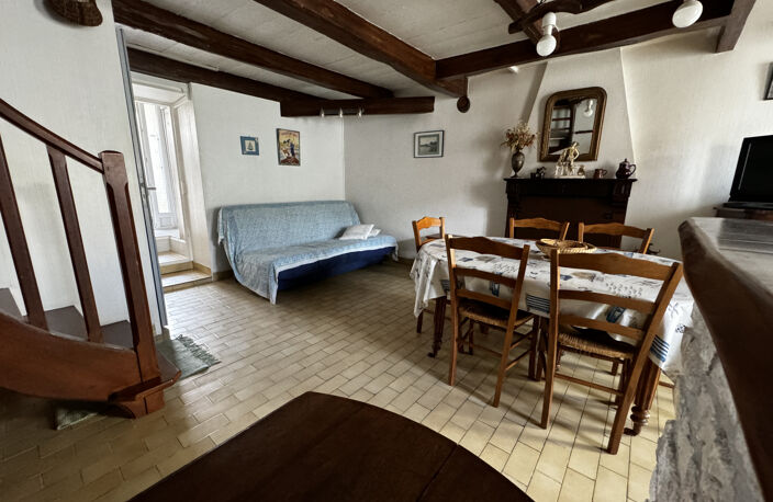 Jolie maison de village avec une cour — photo 2