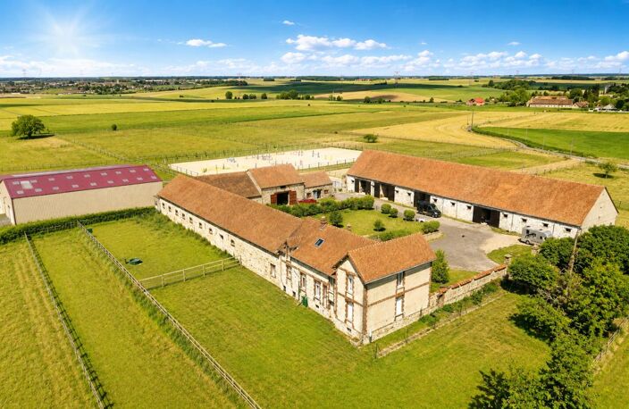 Corps de ferme Clos Fontaine 10 pièce(s) 200 m2 et 50000m2 — photo 2