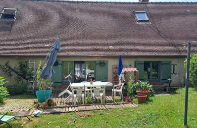 LONGERE avec cuisine équipée, 3 chambres — photo du bien
