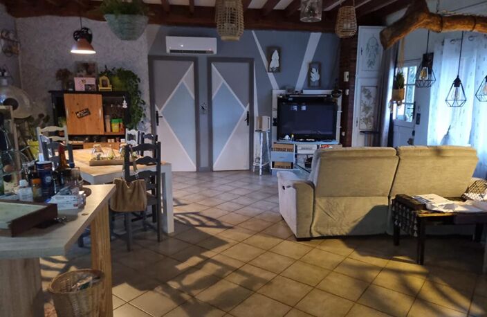 LONGERE avec cuisine équipée, 3 chambres — photo 3