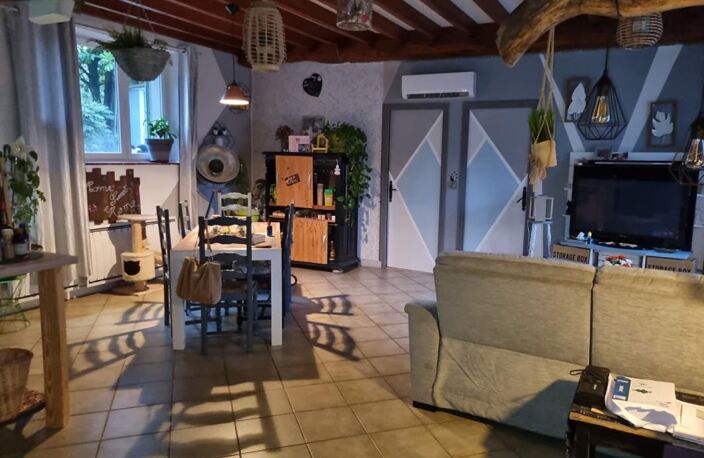 LONGERE avec cuisine équipée, 3 chambres — photo 4