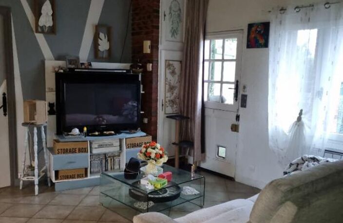 LONGERE avec cuisine équipée, 3 chambres — photo 5