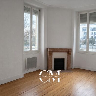 Appartement 4 pièces 1330 €