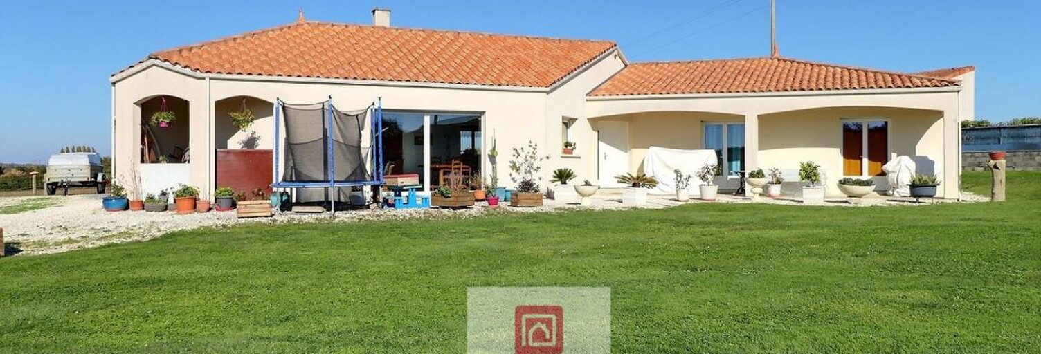 Maison 8 Pièces 157 m² à vendre à Champdolent (17430)