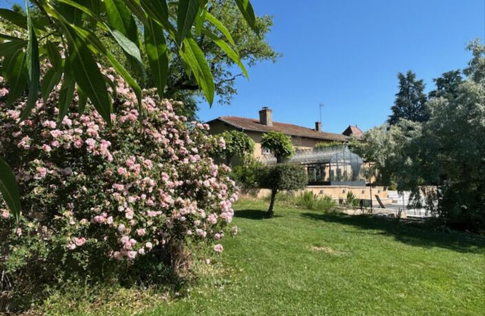Vente maison 10 pièces 363 m² Charlieu (42190) — photo 2