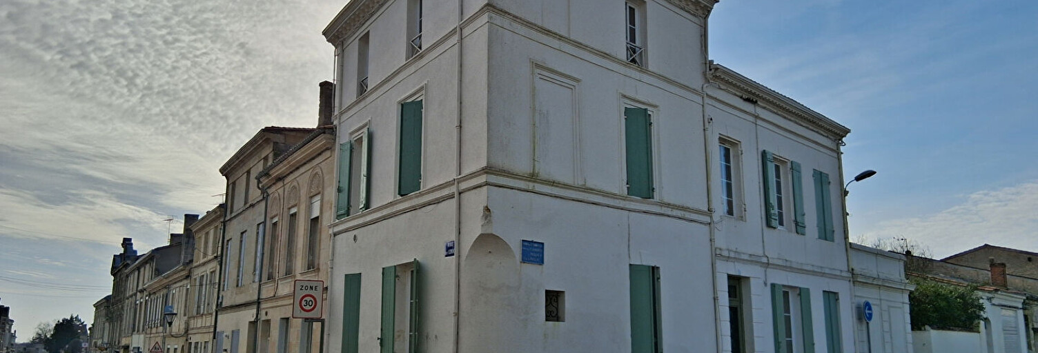 Immeuble  286 m² à vendre à Pauillac (33250)