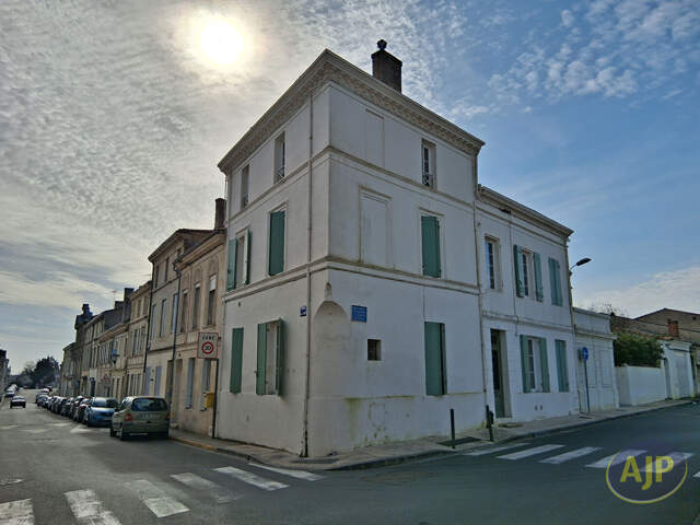 Un immeuble de rapport à Pauillac — photo du bien
