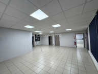 LOCAL COMMERCIAL - SHOWROOM - BUREAUX - PARKING - MAROMME CENTRE - 227 m² — photo 2