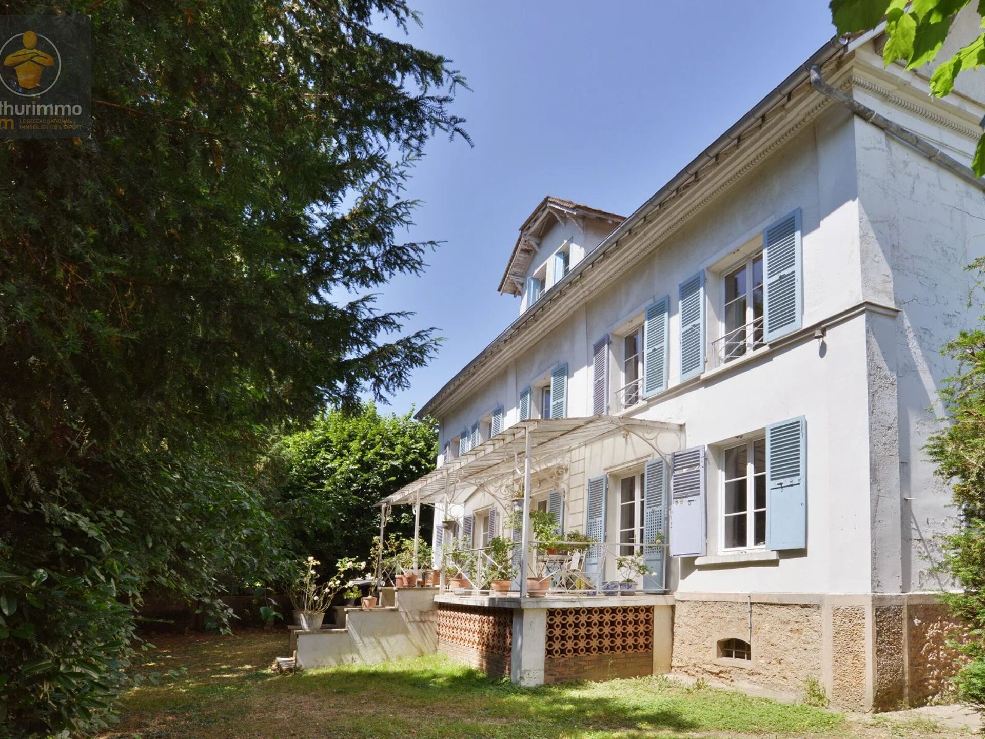 Maison 10 pièces 333 m² · à Mandres-les-Roses · 333 m² · 795 000 €
