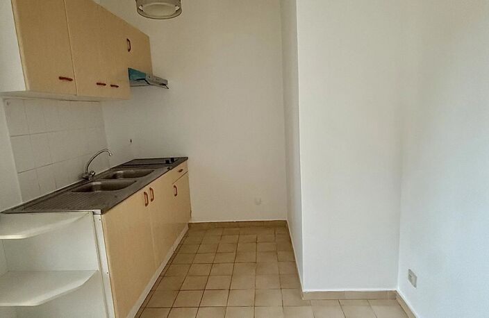 Appartement à Louer centre ville de Lamorlaye, — photo 3