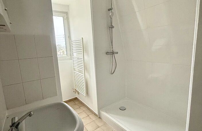 Appartement à Louer centre ville de Lamorlaye, — photo 4