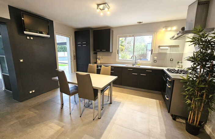 Belle propriété de 185m2 avec une piscine et des dépendances — photo 5