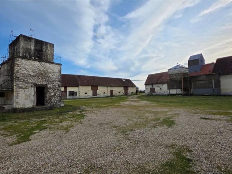 Terrain à construire  5000000 m²  — photo 1