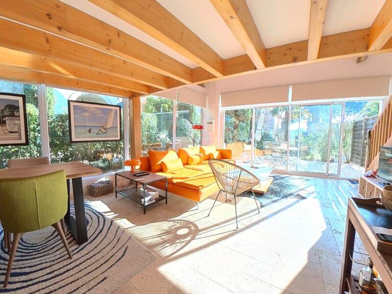 Charmant appartement au rez-de-chaussée avec terrasse privée et jardin près de Pezneas. — photo 1