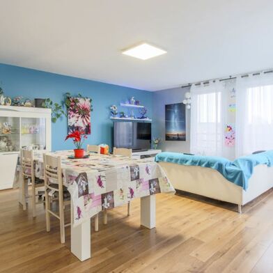 Appartement 4 pièces 267648 €