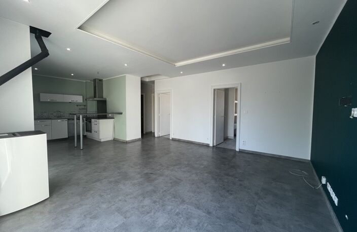 Vente maison 4 pièces 90 m² Montluçon (03100) — photo 2