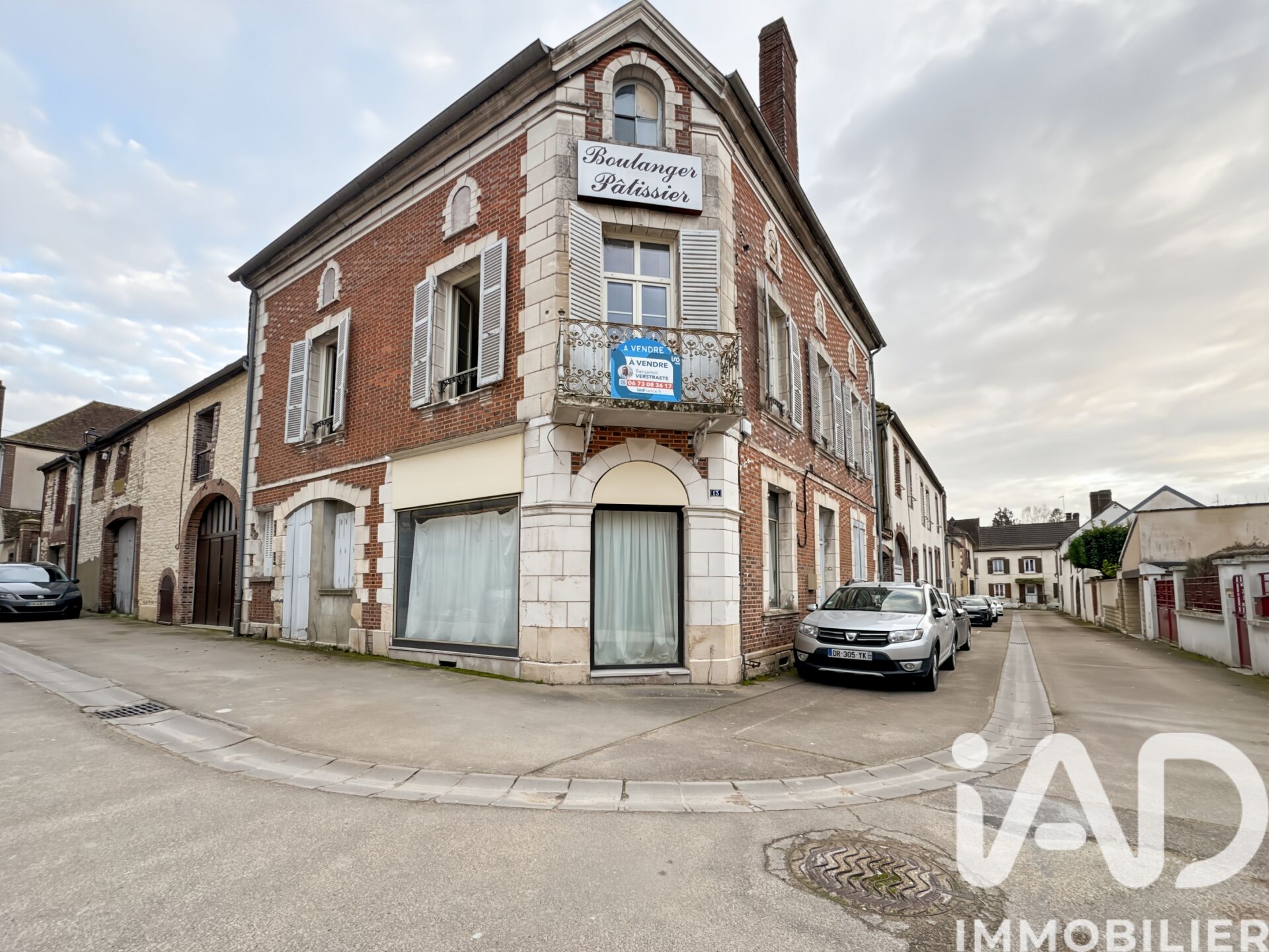 Aillant-Sur-Tholon - 158m² - 2p. - 1ch.