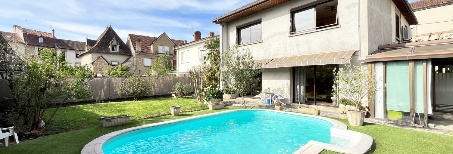 Maison 6 Pièces 148 m² à vendre à Saint-Céré (46400)