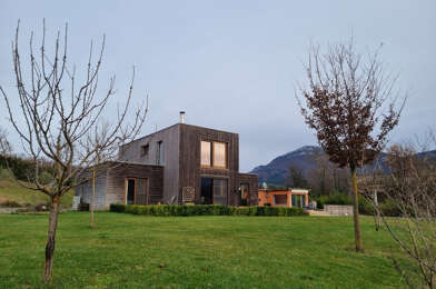 Maison 5 pièces 698250 €