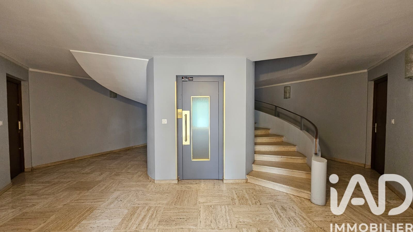 Vente Appartement 2 pièces - Photo 2