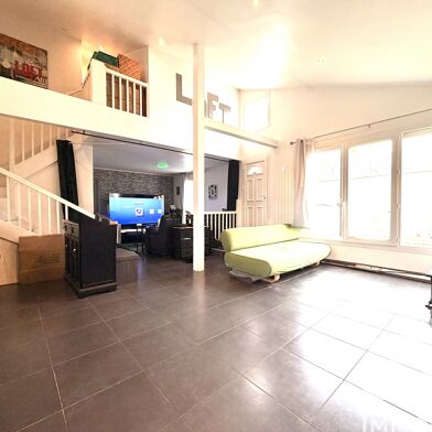 Appartement 5 pièces 220000 €